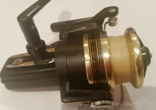 DAIWA BLACK GOLD SPINNING REEL (BG15)
