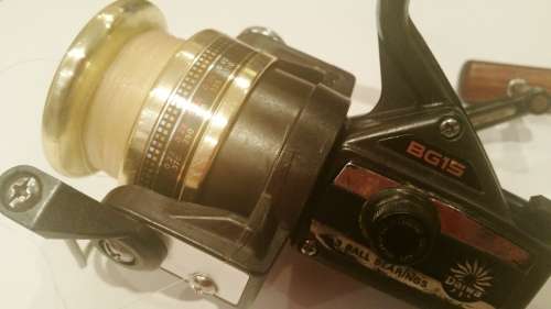 DAIWA BLACK GOLD SPINNING REEL (BG15)