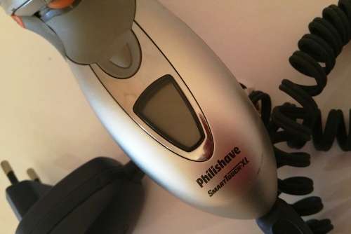 PHILIPS PHILISHAVE SMARTTOUCH-XL FOR SPARES OR REPAIRS - NOT WORKING