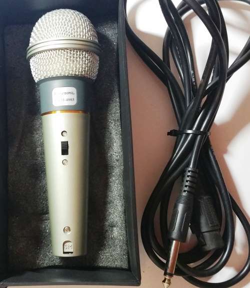 POWERSONIC UHM-4003 DYNAMIC AND PROFESSIONAL MICROPHONE & XLR/JACK CABLE