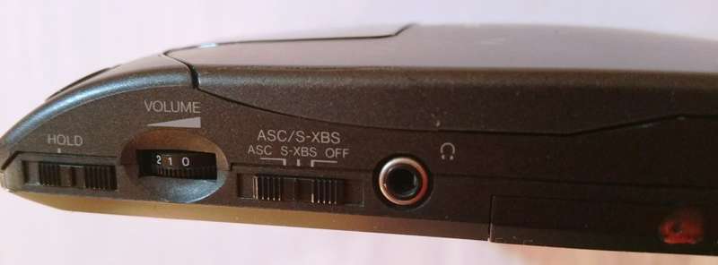 TECHNICS PORTABLE CD PLAYER SL-XP300