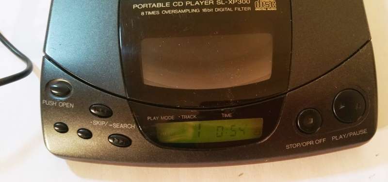 TECHNICS PORTABLE CD PLAYER SL-XP300