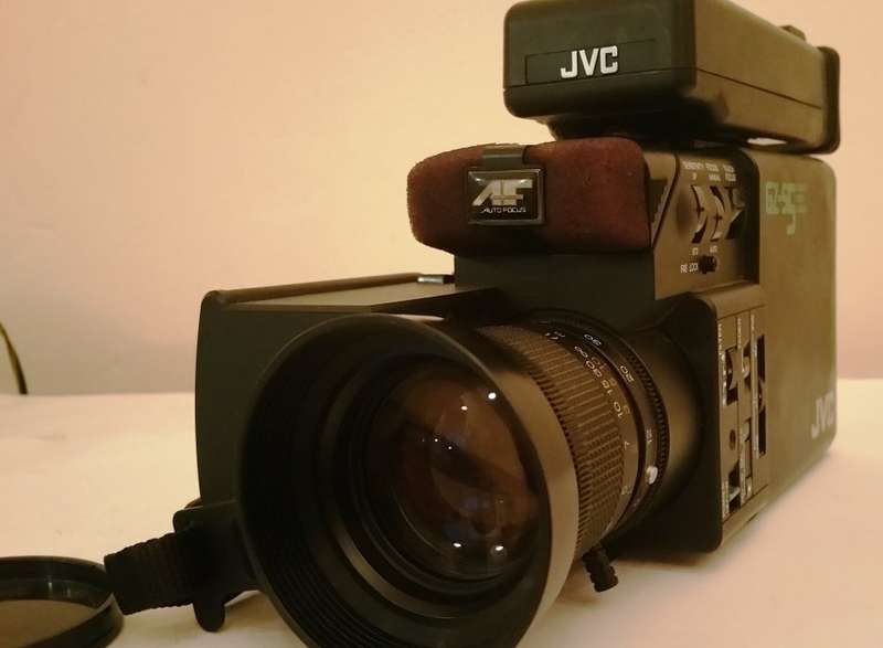 JVC GZ-S5 COMPACT COLOUR VIDEO CAMERA - TOTAL REWIND TO VINTAGE
