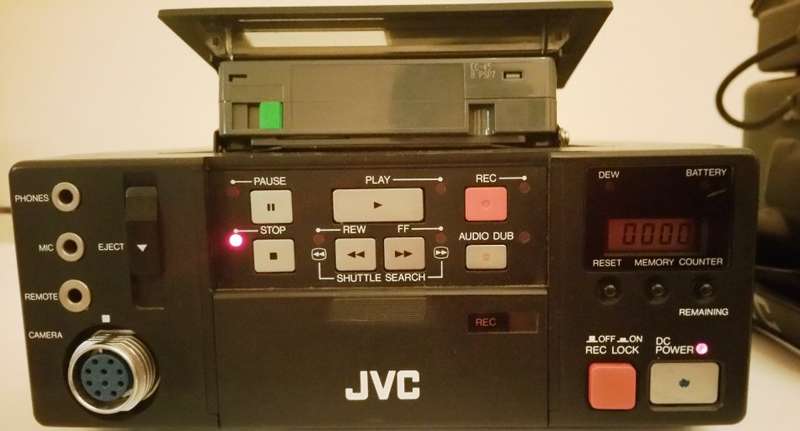 JVC GZ-S5 COMPACT COLOUR VIDEO CAMERA - TOTAL REWIND TO VINTAGE
