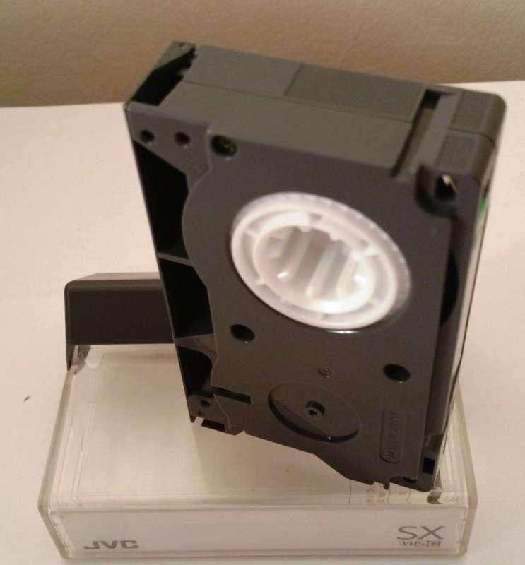 JVC GZ-S5 COMPACT COLOUR VIDEO CAMERA - TOTAL REWIND TO VINTAGE