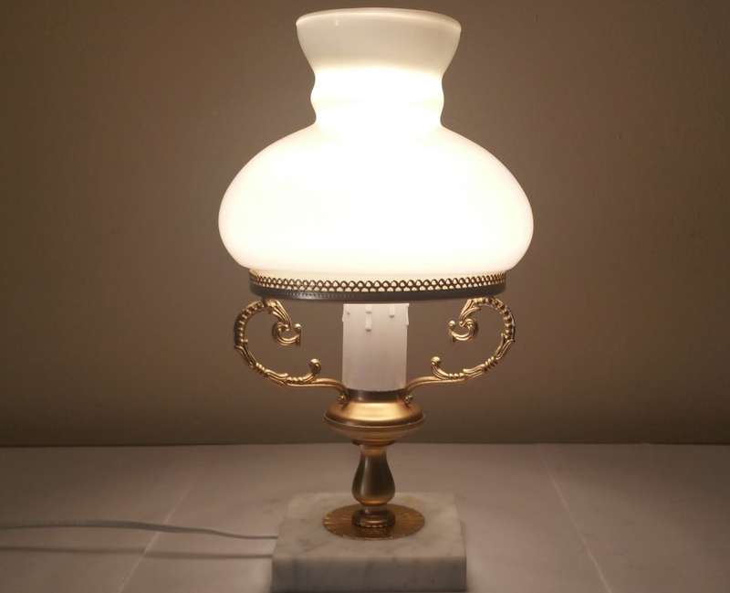 TABLE LAMP: DELICATE, BEAUTIFUL AND ELEGANT **LESS 10% JUNE ONLY**