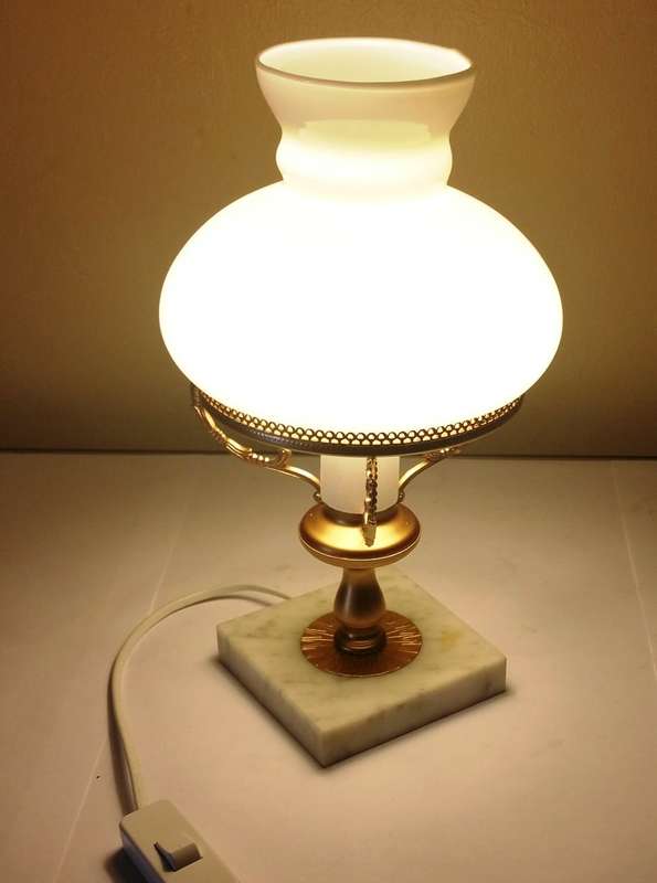 TABLE LAMP: DELICATE, BEAUTIFUL AND ELEGANT **LESS 10% JUNE ONLY**