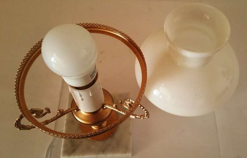 TABLE LAMP: DELICATE, BEAUTIFUL AND ELEGANT **LESS 10% JUNE ONLY**