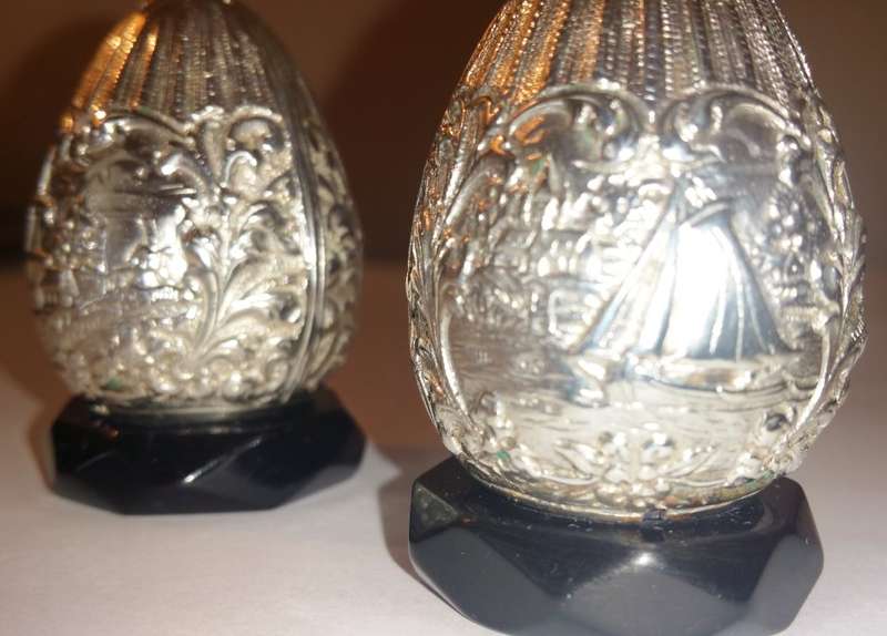 CRUET SALT AND PEPPER - SILVER PLATE AND INTRICATE DETAIL