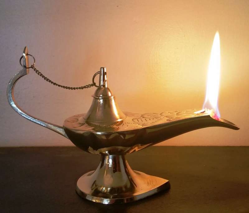 SOLID BRASS ALADDIN GENIE LAMP