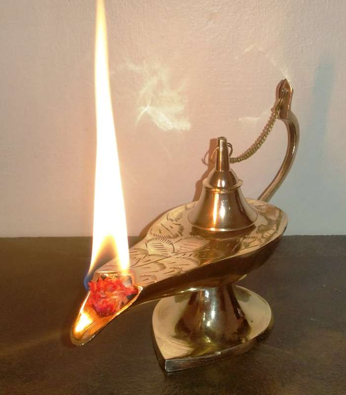 SOLID BRASS ALADDIN GENIE LAMP