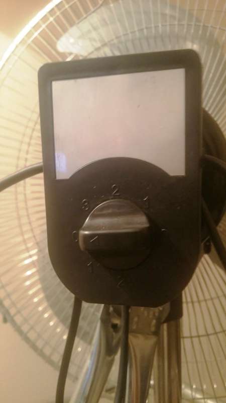 GOLDAIR HIGH VELOCITY 3-IN-1 STANDING/FLOOR-DESK/WALL MOUNT 45cm FAN - NOT WORKING - REPAIR OR PARTS