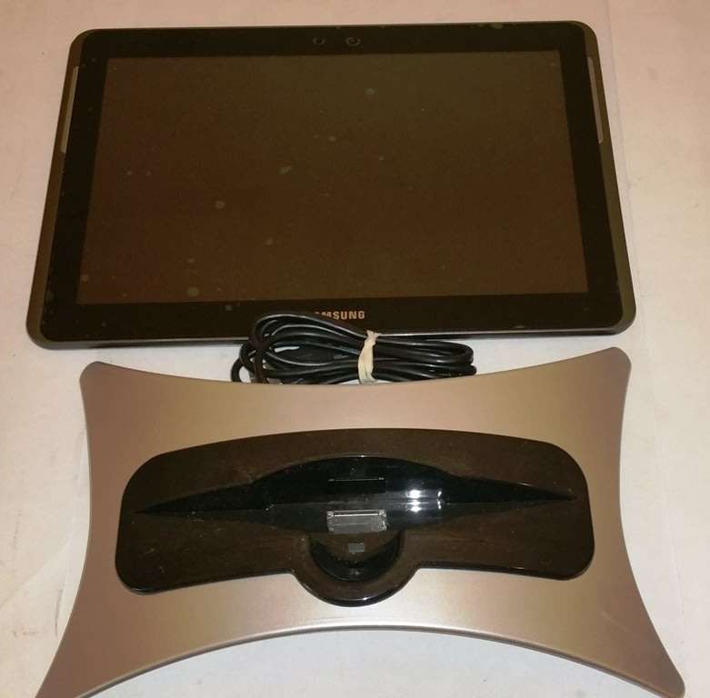 SAMSUNG GALAXY TAB 2 10.1 [32GB] & PERIPHERALS [TAB NOT WORKING: REPAIR ~ PARTS]