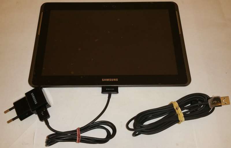 SAMSUNG GALAXY TAB 2 10.1 [32GB] & PERIPHERALS [TAB NOT WORKING: REPAIR ~ PARTS]