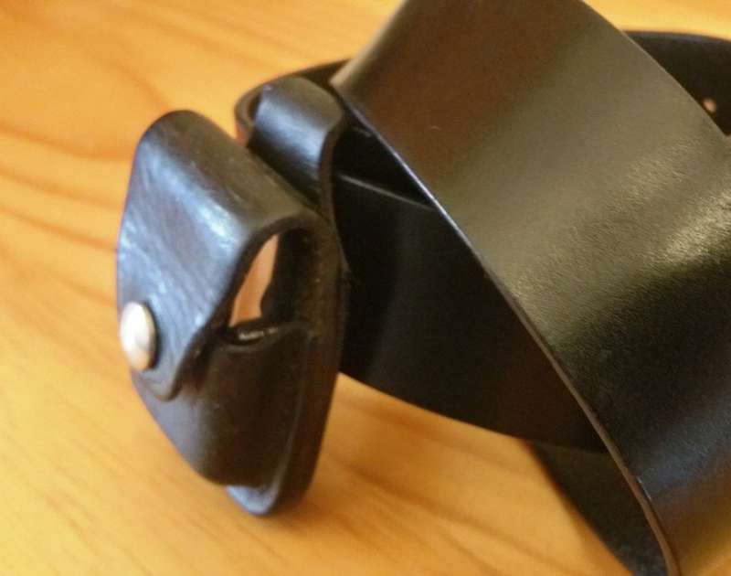 LEATHER ZIPPO POUCH