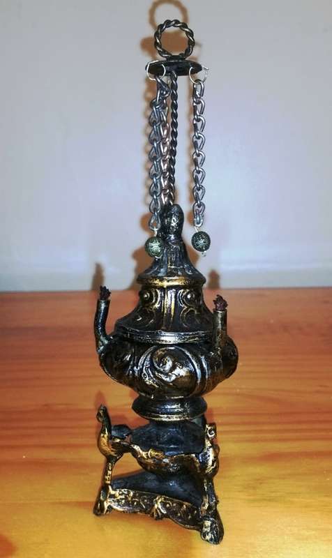 ANTIQUATED OIL LAMP ~ MEDIEVAL GOTHIC