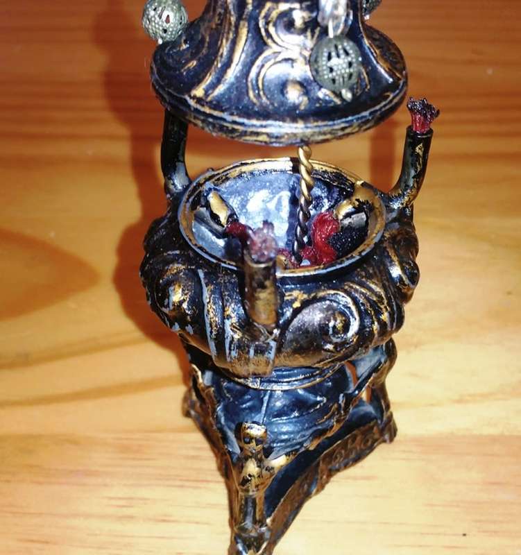 ANTIQUATED OIL LAMP ~ MEDIEVAL GOTHIC