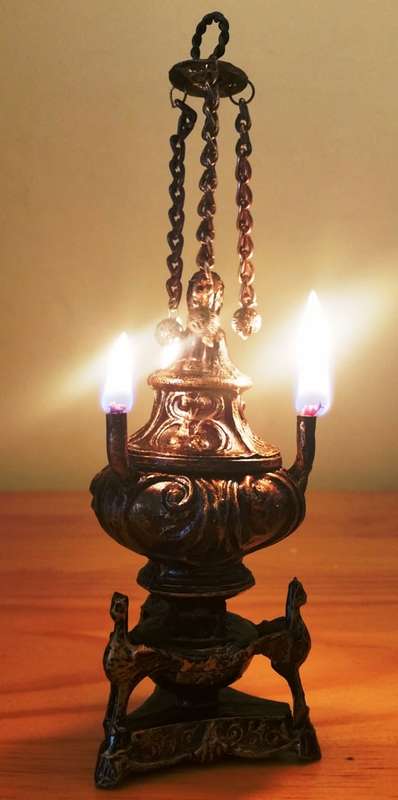 ANTIQUATED OIL LAMP ~ MEDIEVAL GOTHIC