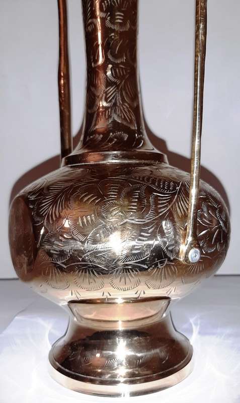 TWO LARGE BRASS DALLAH / SARNA / INDIAN TEAPOTS ON ORNATE BRASS TRAY