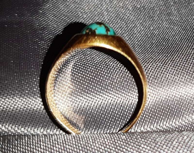 TURQUOISE SIGNET RING IN 18CT GOLD