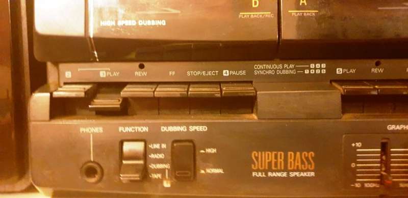 SANYO PORTABLE MINI COMPONENT SYSTEM  MODEL: M901SR ~ BOOMBOX / GHETTO BLASTER