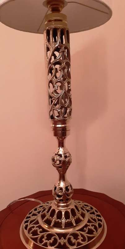 SOLID BRASS TALL TABLE LAMP WITH MEANDERING FILIGREE & WHITE SHADE