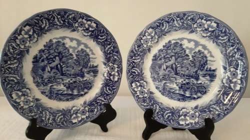 TWO CERAMICA QUADRIFOGLIO PLATES ~ MADE IN ITALY
