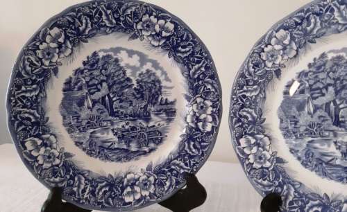 TWO CERAMICA QUADRIFOGLIO PLATES ~ MADE IN ITALY