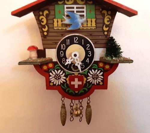 MINIATURE NOVELTY CUCKOO CLOCK (CHALET) ~ 1-DAY, MECHANICAL [B]