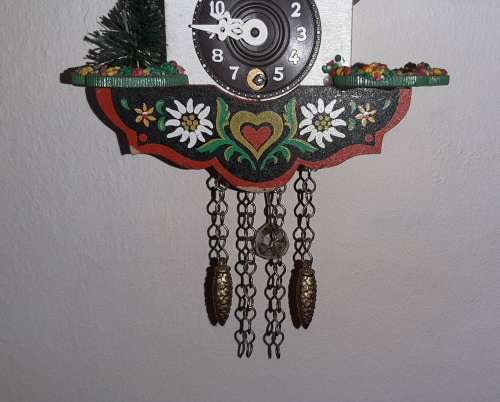 MINIATURE NOVELTY CUCKOO CLOCK (CHALET) ~ 1-DAY, MECHANICAL