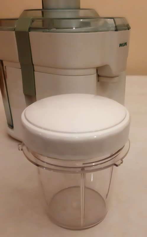 PHILIPS JUICER / JUICE EXTRACTOR [MODEL: HR2826]