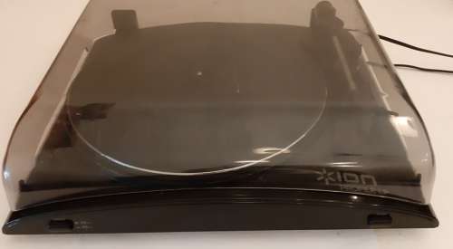 ION PROFILE LP USB TURNTABLE WITH RCA LINE-OUT