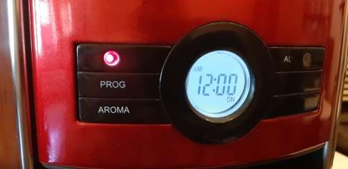 RUSSEL HOBBS DESIRE RED COFFEE MAKER ~ MODEL 18591