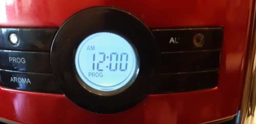 RUSSEL HOBBS DESIRE RED COFFEE MAKER ~ MODEL 18591