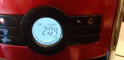 RUSSEL HOBBS DESIRE RED COFFEE MAKER ~ MODEL 18591