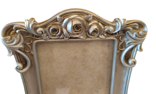 PICTURE PHOTO FRAME WITH A CLASSIC BORDER IN RELIEF
