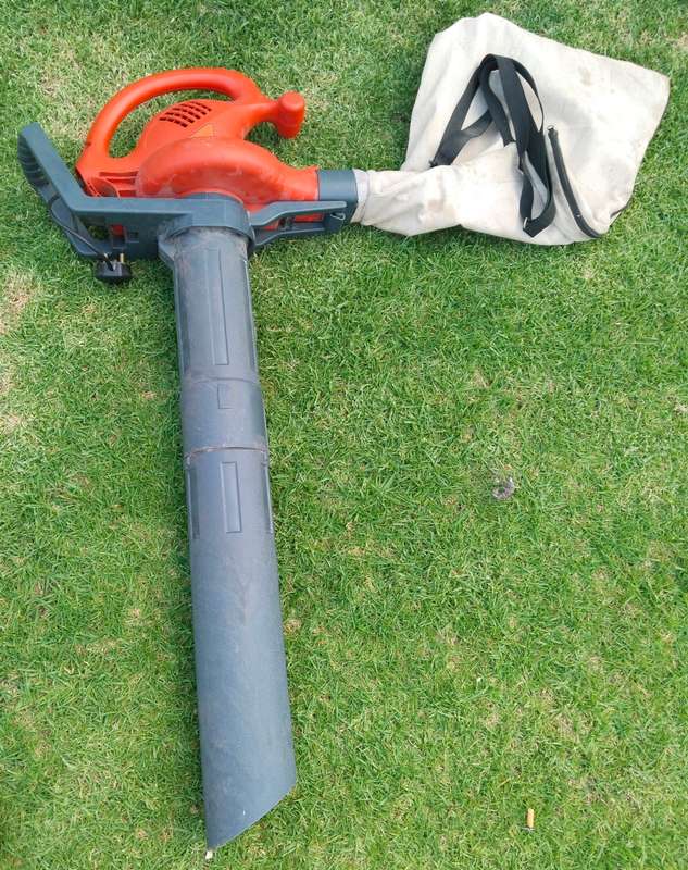 FLYMO TWISTER 2000 BLOWER AND VACUUM GARDEN