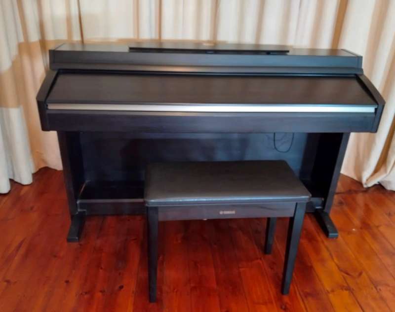 Piano Organ YAMAHA CLAVINOVA CLP 230 was listed for 15 000.00 on 20 Feb at 20 01 by MiguelG in Johannesburg ID 605157971