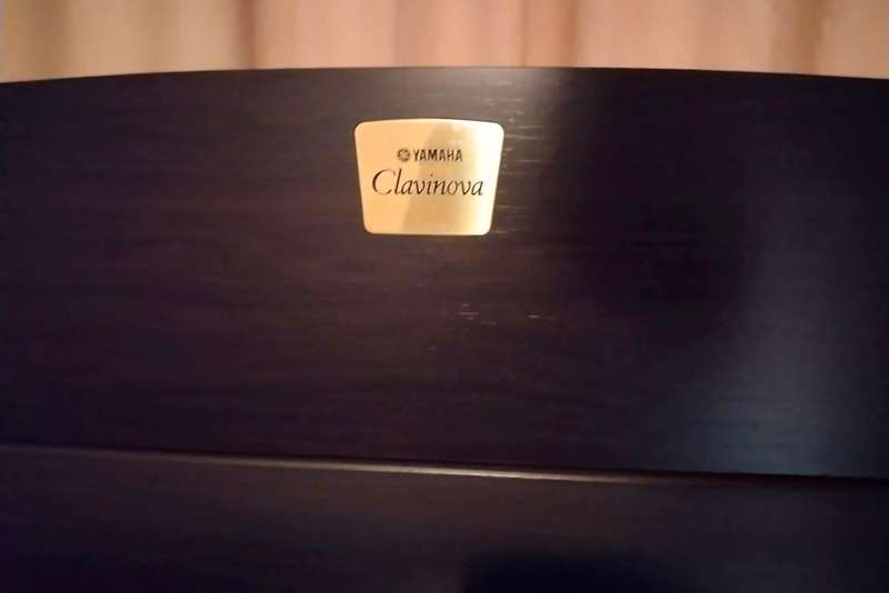 YAMAHA CLAVINOVA CLP-230