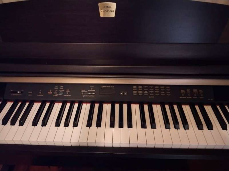 YAMAHA CLAVINOVA CLP-230