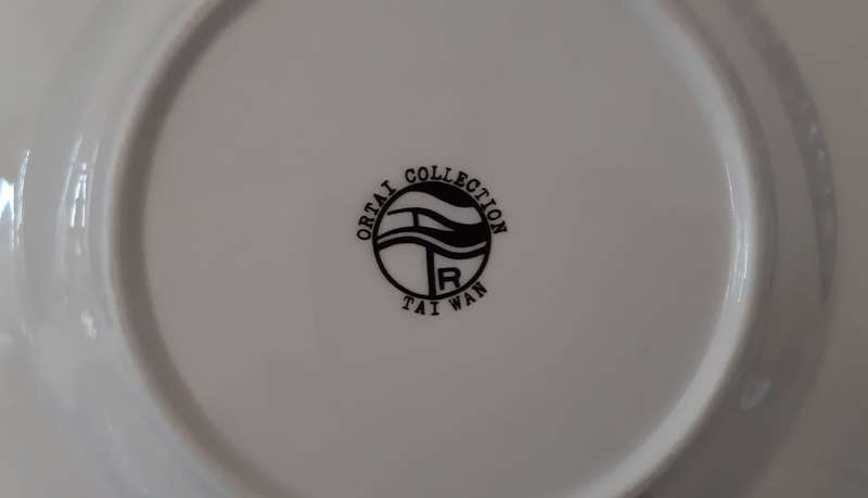FOUR BLUE & WHITE PLATES ~ ORTAI COLLECTION [TAIWAN]