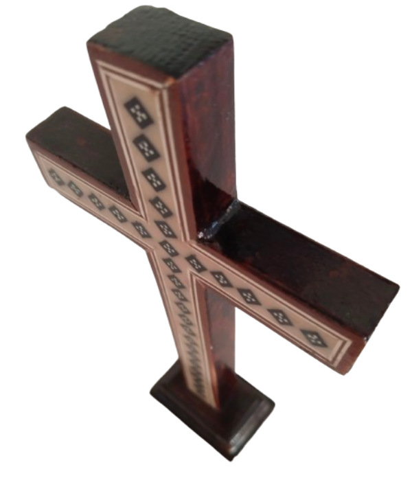WOOD CROSS ON BASE
