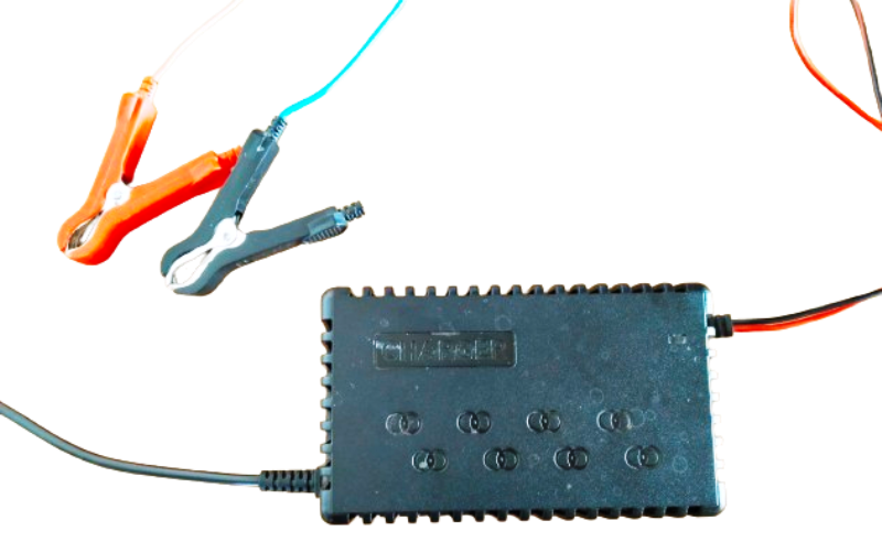 INTELLIGENT CHARGER ~ 12V 7A ~ CAMISTER