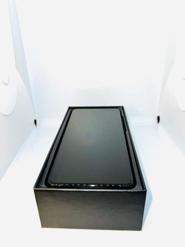 Samsung S20 Plus 256GB Black - Excellent Condition with Free Cover