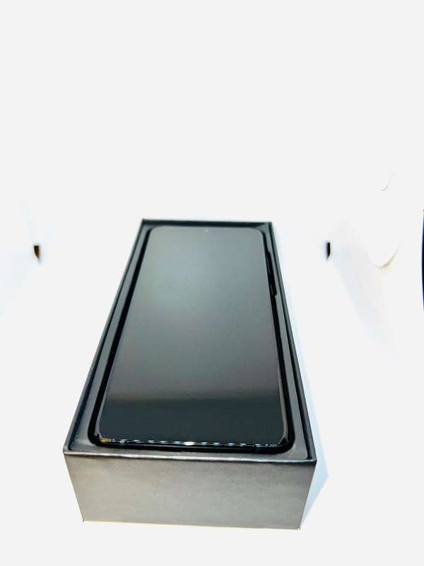 Samsung S20 Plus 256GB Black - Excellent Condition with Free Cover