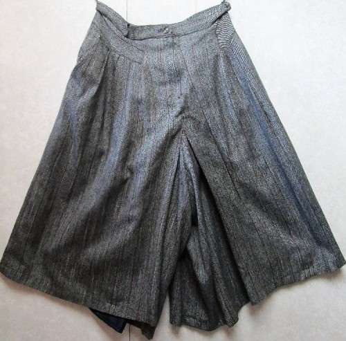 Vintage Fully Lined Wool/Wool Blend Very Wide Leg Calf Length Grey Pleated Pants: Waist 76/Hip 110cm
