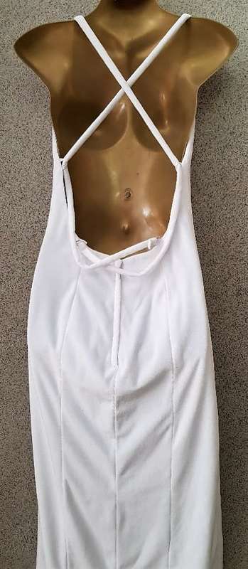 White Fully Lined Velvet Evening/Wedding Dress - Size 34 (Chest 84cm; Waist 78cm; Hip 92cm)