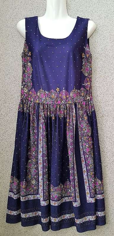 Vintage Polyester Patterned Dress - Size 32 (Chest 84cm)