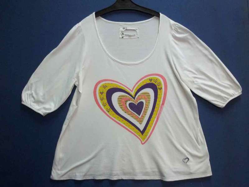 Pale Cream Patterned T-Shirt  - Size 48