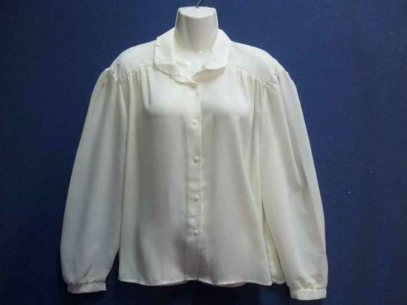Lightweight Cream Polyester 1980's Style Shirt - Size 44